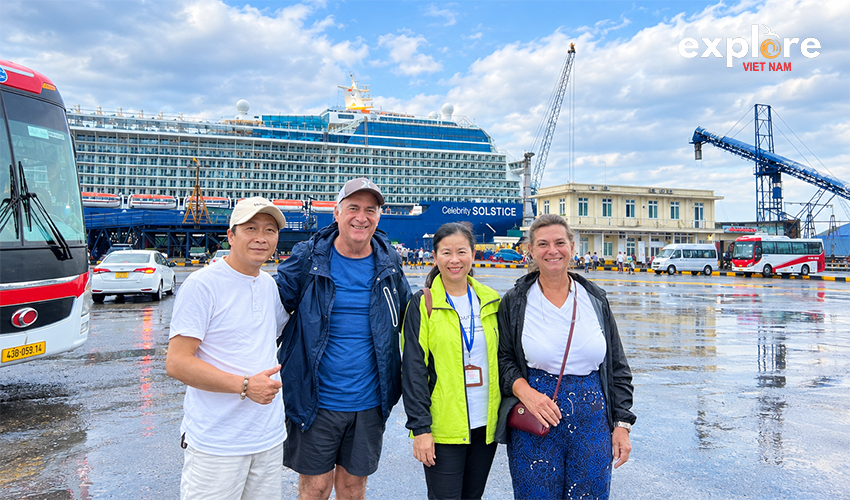 Explore-Vietnam-tien-sa-port